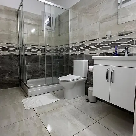 Long Park E Block Stunning Sea View 1 Bdr *
