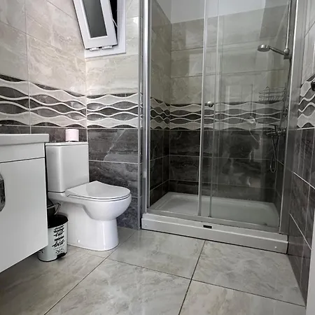 Long Park E Block Stunning Sea View 1 Bdr *